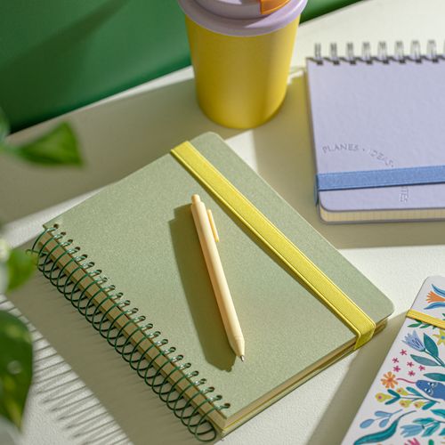 Cuaderno con Espiral y Elástico