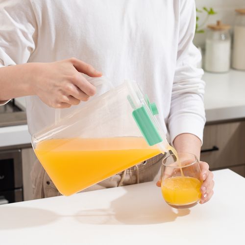 Jarro con tapa de plastico