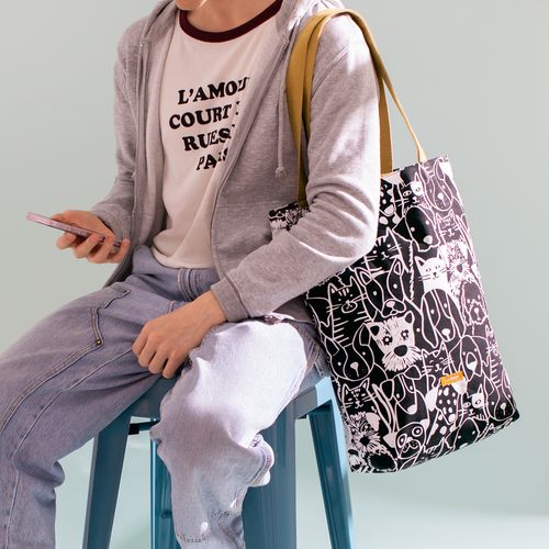 Bolso con estampado de tela