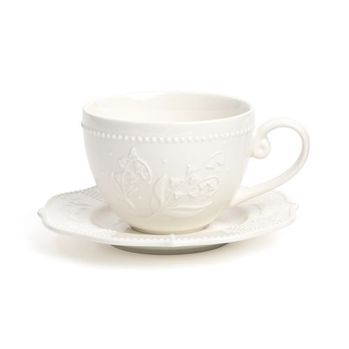 Taza con plato de porcelana