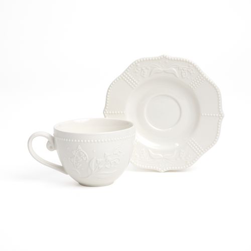Taza con plato de porcelana