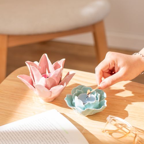 Portavela con Forma de Flor de Cerámica